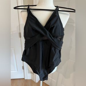 Women’s one piece swimsuit cupshe sz medium